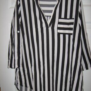 V-Neck Pullover Black & white Striped Top Women's Size Large